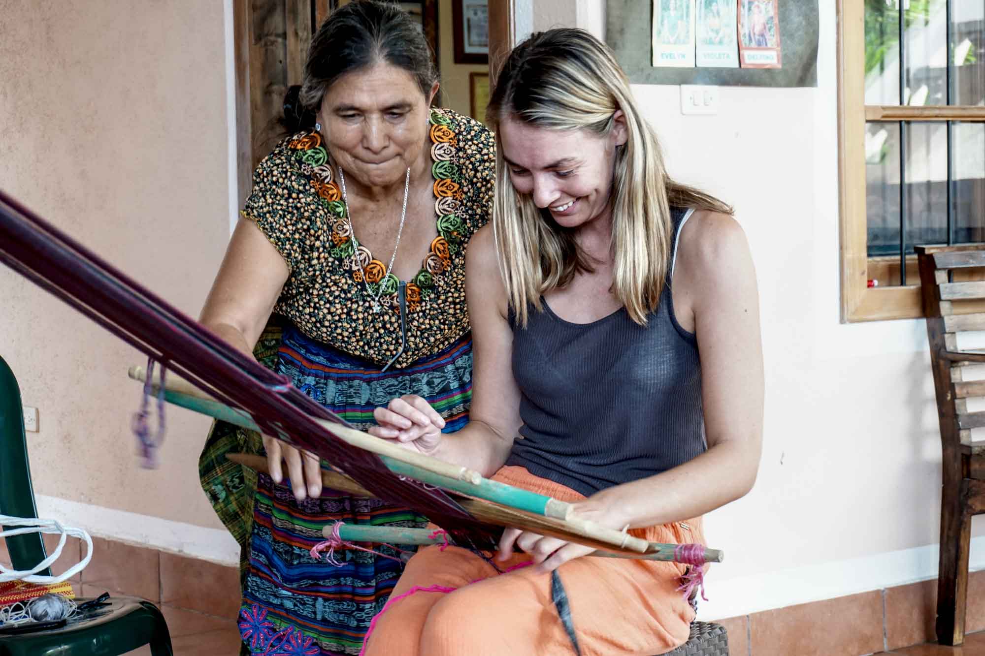 Weaving-demonstration Weaving-demonstration spanish school cooperativa